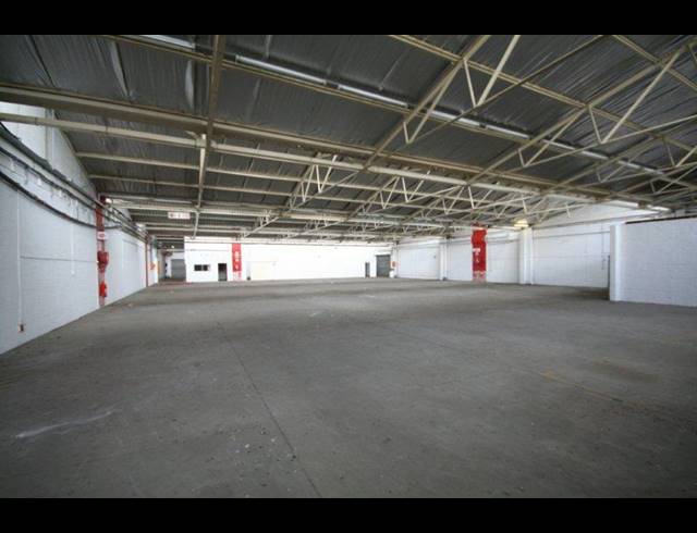 2,264M² FACTORY TO LET IN ATHLONE